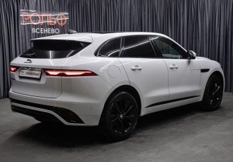 Подержанный автомобиль Jaguar F-Pace 2021 года (5 фото)