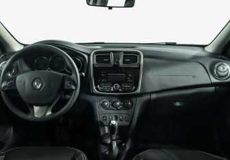 Подержанный автомобиль Renault Logan Sedan 2017 года (6 фото)