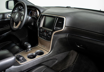 Подержанный автомобиль Jeep Grand Cherokee 2014 года (10 фото)