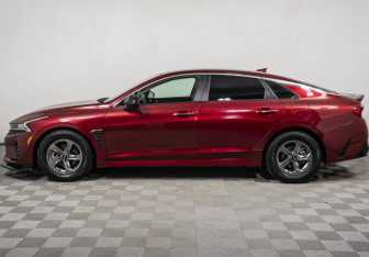 Подержанный автомобиль Kia K5 2020 года (8 фото)