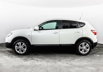 Подержанный автомобиль Nissan Qashqai 2013 года (3 фото)