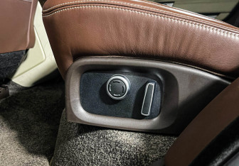 Подержанный автомобиль Land Rover Range Rover 2017 года (30 фото)