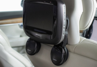 Подержанный автомобиль Volvo S90 2017 года (15 фото)