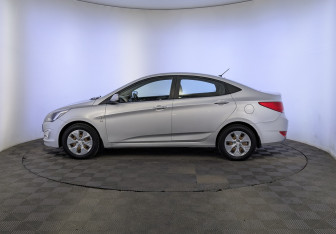 Подержанный автомобиль Hyundai Solaris Sedan 2016 года (8 фото)