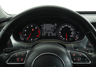 Подержанный автомобиль Audi A6 Sedan 2012 года (11 фото)