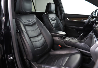 Подержанный автомобиль Cadillac XT6 2020 года (16 фото)