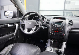 Подержанный автомобиль Kia Sorento 2011 года (13 фото)