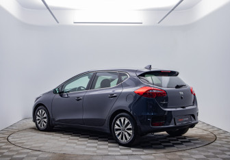 Подержанный автомобиль Kia Ceed Hatchback 2017 года (7 фото)