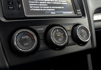 Подержанный автомобиль Subaru XV 2012 года (21 фото)