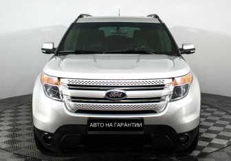 Подержанный автомобиль Ford Explorer 2013 года (2 фото)