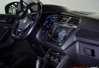 Подержанный автомобиль Volkswagen Tiguan 2017 года (18 фото)