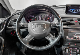 Подержанный автомобиль Audi Q3 2015 года (21 фото)