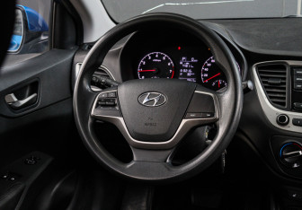 Подержанный автомобиль Hyundai Solaris Sedan 2017 года (11 фото)