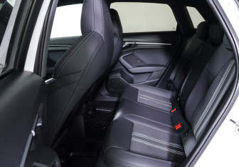 Подержанный автомобиль Audi A3 Hatchback 2021 года (11 фото)