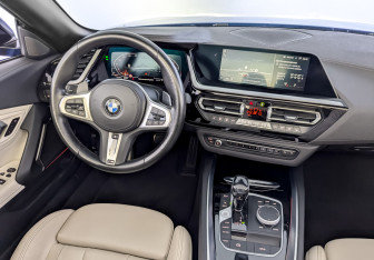 Подержанный автомобиль BMW Z4 Roadster 2021 года (30 фото)
