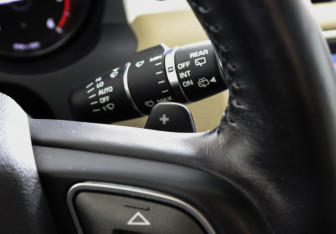 Подержанный автомобиль Land Rover Range Rover Evoque 2018 года (15 фото)