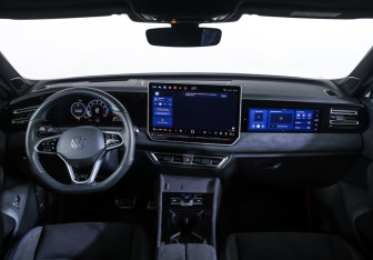 Подержанный автомобиль Volkswagen Tiguan 2024 года (14 фото)