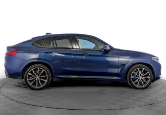 Подержанный автомобиль BMW X4 2021 года (4 фото)