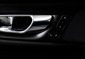 Подержанный автомобиль Volvo S60 2019 года (22 фото)