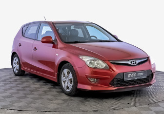 Подержанный автомобиль Hyundai i30 Hatchback 2011 года (3 фото)