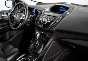 Подержанный автомобиль Ford Kuga 2013 года (10 фото)