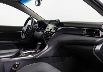 Подержанный автомобиль Toyota Camry Sedan 2021 года (13 фото)