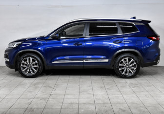 Подержанный автомобиль Chery Tiggo 8 2020 года (8 фото)