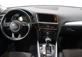 Подержанный автомобиль Audi Q5 2015 года (14 фото)