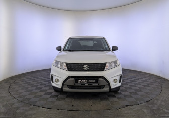 Подержанный автомобиль Suzuki Vitara 2016 года (2 фото)