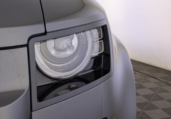 Подержанный автомобиль Land Rover Defender Suv 2021 года (11 фото)