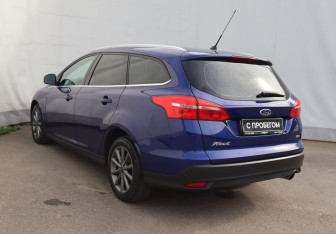 Подержанный автомобиль Ford Focus Wagon 2016 года (6 фото)