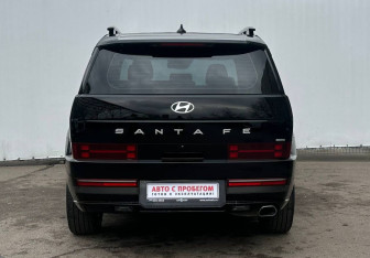 Подержанный автомобиль Hyundai Santa Fe 2023 года (6 фото)