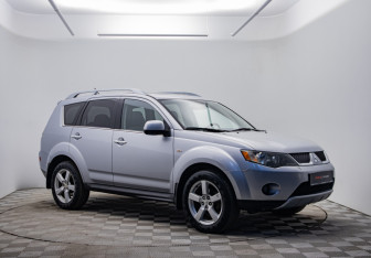 Подержанный автомобиль Mitsubishi Outlander 2008 года (3 фото)