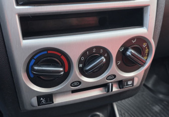 Подержанный автомобиль Hyundai Getz 2008 года (14 фото)