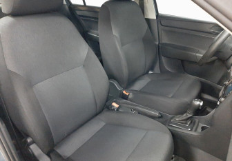 Подержанный автомобиль Skoda Rapid Liftback 2016 года (13 фото)