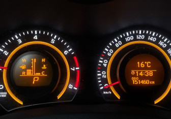 Подержанный автомобиль Toyota Auris Hatchback 2011 года (13 фото)