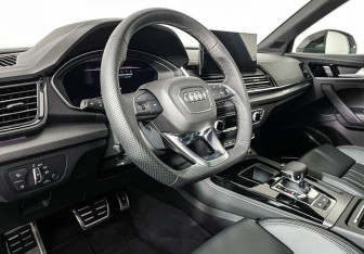 Подержанный автомобиль Audi Q5 2024 года (13 фото)
