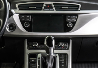 Подержанный автомобиль Geely Atlas 2018 года (13 фото)