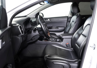 Подержанный автомобиль Kia Sportage 2021 года (16 фото)