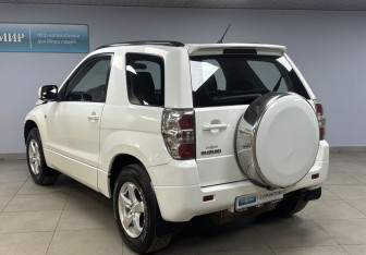 Подержанный автомобиль Suzuki Grand Vitara 2008 года (7 фото)