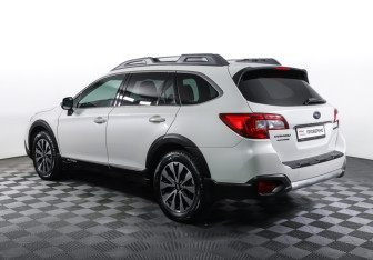 Подержанный автомобиль Subaru Outback Wagon 2015 года (7 фото)