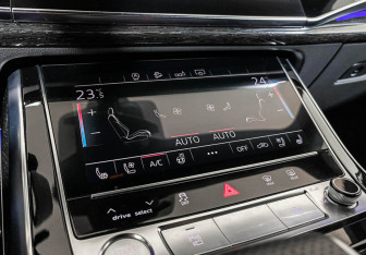 Подержанный автомобиль Audi Q8 2020 года (18 фото)