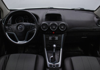 Подержанный автомобиль Opel Antara 2014 года (13 фото)