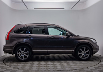 Подержанный автомобиль Honda CR-V 2012 года (4 фото)