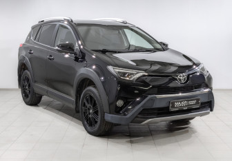 Подержанный автомобиль Toyota RAV4 2018 года (3 фото)