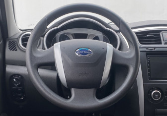 Подержанный автомобиль Datsun mi-DO 2016 года (12 фото)