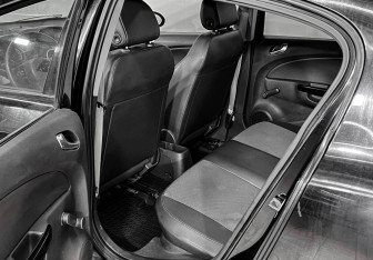 Подержанный автомобиль Opel Corsa 2008 года (13 фото)