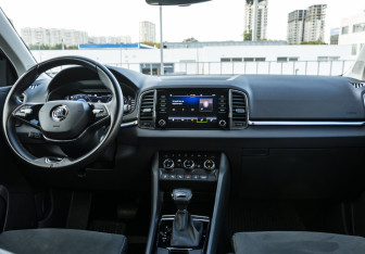 Подержанный автомобиль Skoda Karoq 2021 года (12 фото)