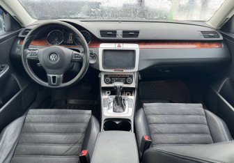 Подержанный автомобиль Volkswagen Passat Wagon 2010 года (9 фото)