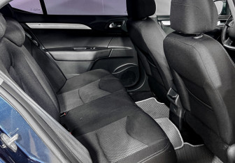 Подержанный автомобиль Citroen C4 Sedan 2015 года (12 фото)